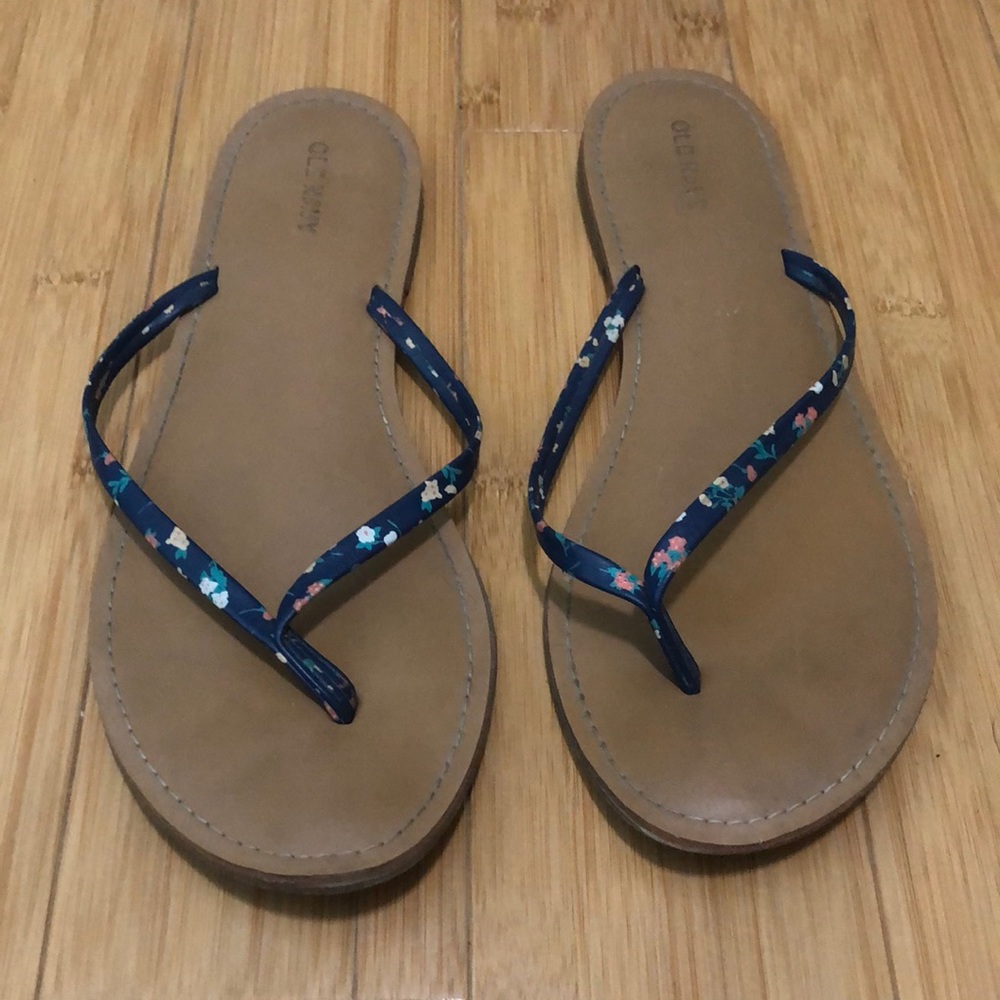 Faux-Leather Capri Sandals